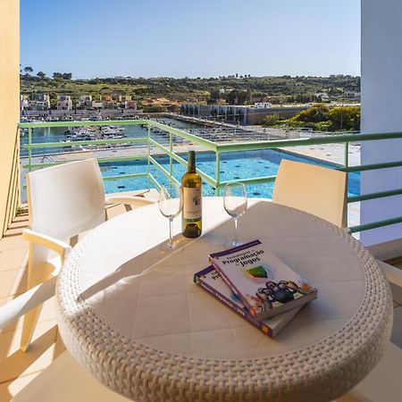 Marina Breeze Apartment With Pool - 900M From The Beach Albufeira Extérieur photo