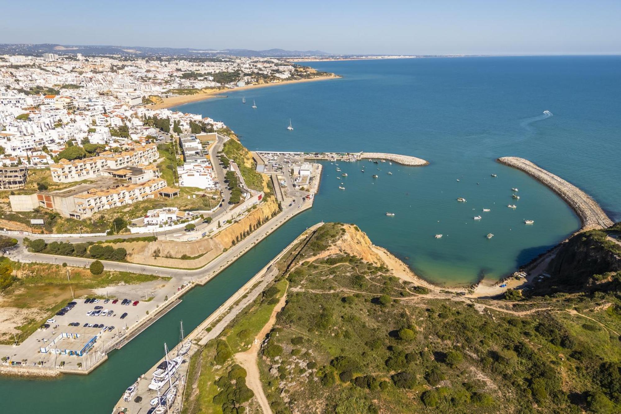 Marina Breeze Apartment With Pool - 900M From The Beach Albufeira Extérieur photo