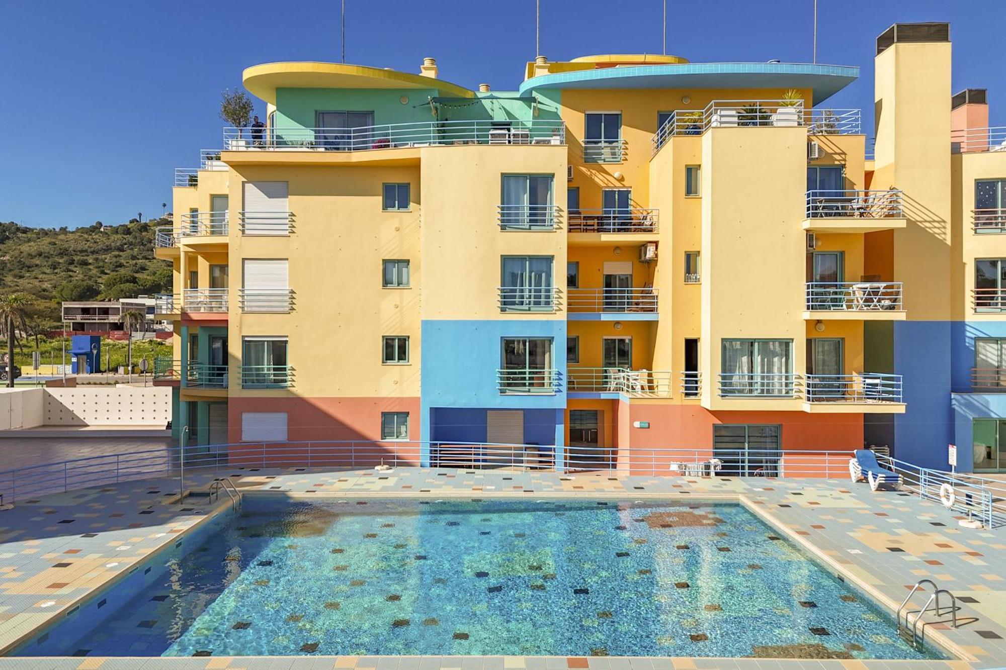 Marina Breeze Apartment With Pool - 900M From The Beach Albufeira Extérieur photo